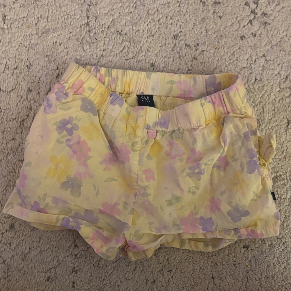 GAP Kids Soft Yellow Lined Pink and Purple Floral Shorts Size 4